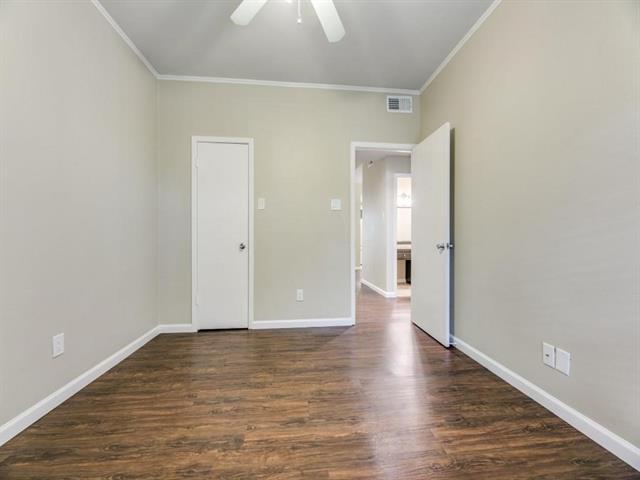 Building Photo - 8601 Park Ln