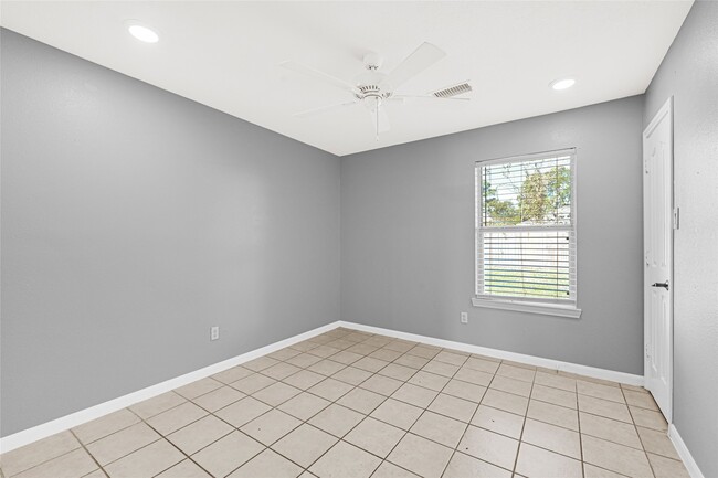 Building Photo - 26214 Cypresswood Dr