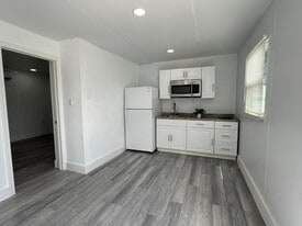 Building Photo - 841 N 69th Ave