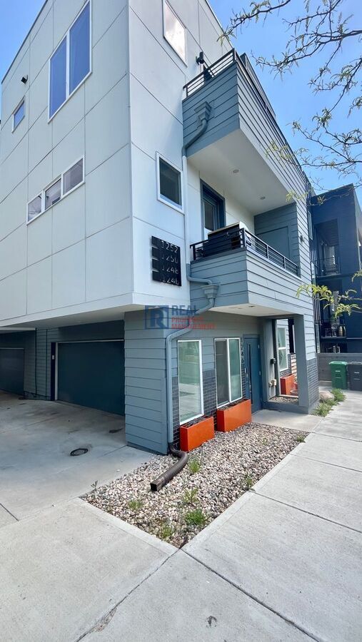 Building Photo - 1246 Perry St
