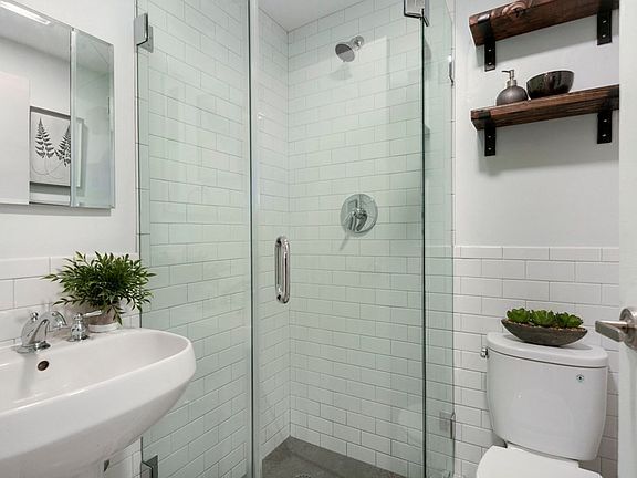 Guest bathroom - 1600 Beacon St