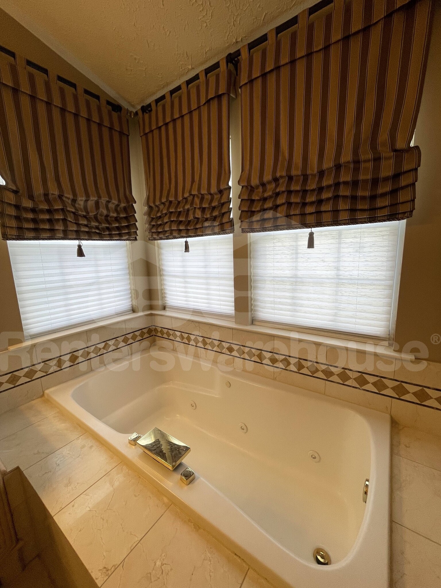 Building Photo - 217 Colgate Dr