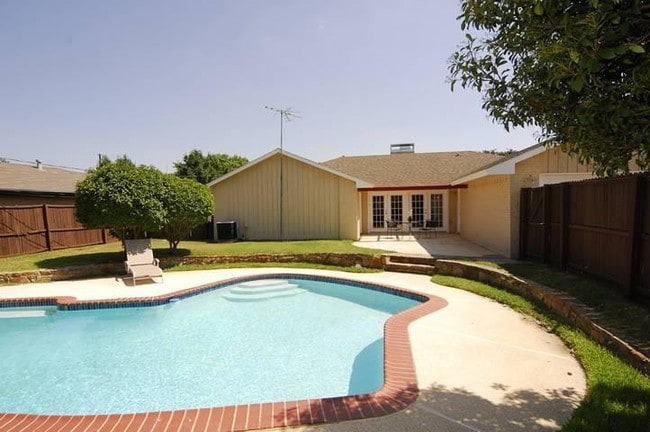 Building Photo - 3151 Kinkaid Dr