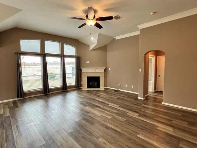 Building Photo - 3917 Miramar Dr