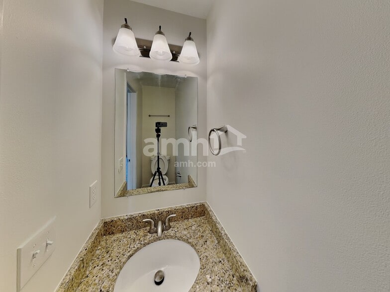 Building Photo - 629 Lanning St