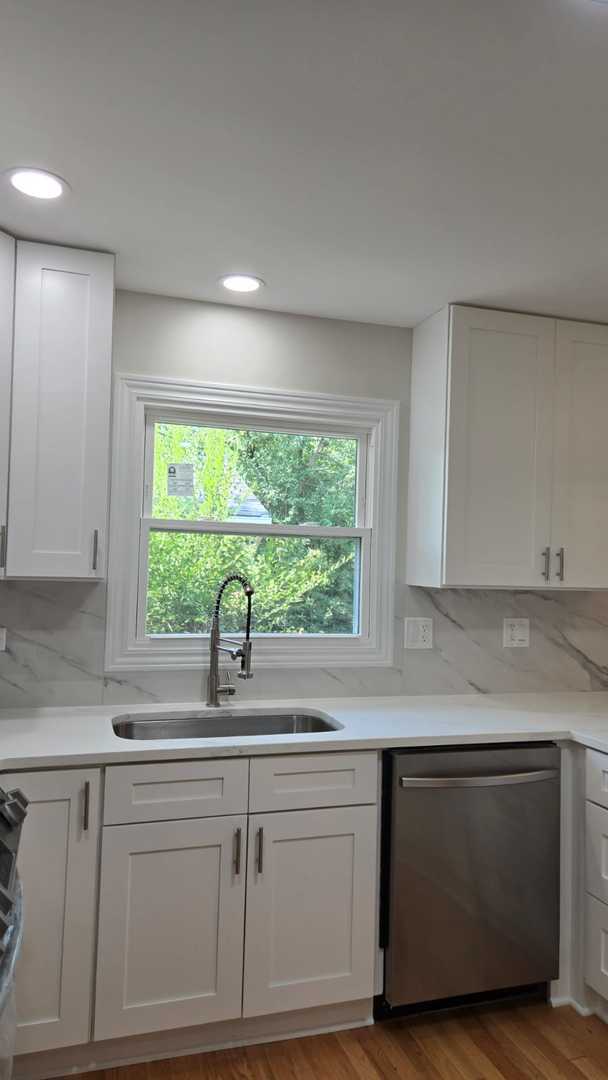 Building Photo - 964 Brookside Ln