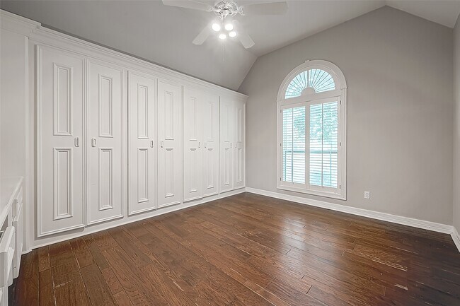 Building Photo - 66 Blooming Grove Ln