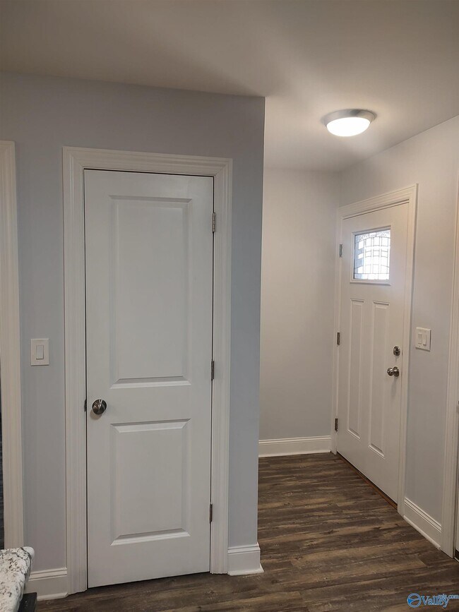 Building Photo - 100 Kaliegh Paige Cir