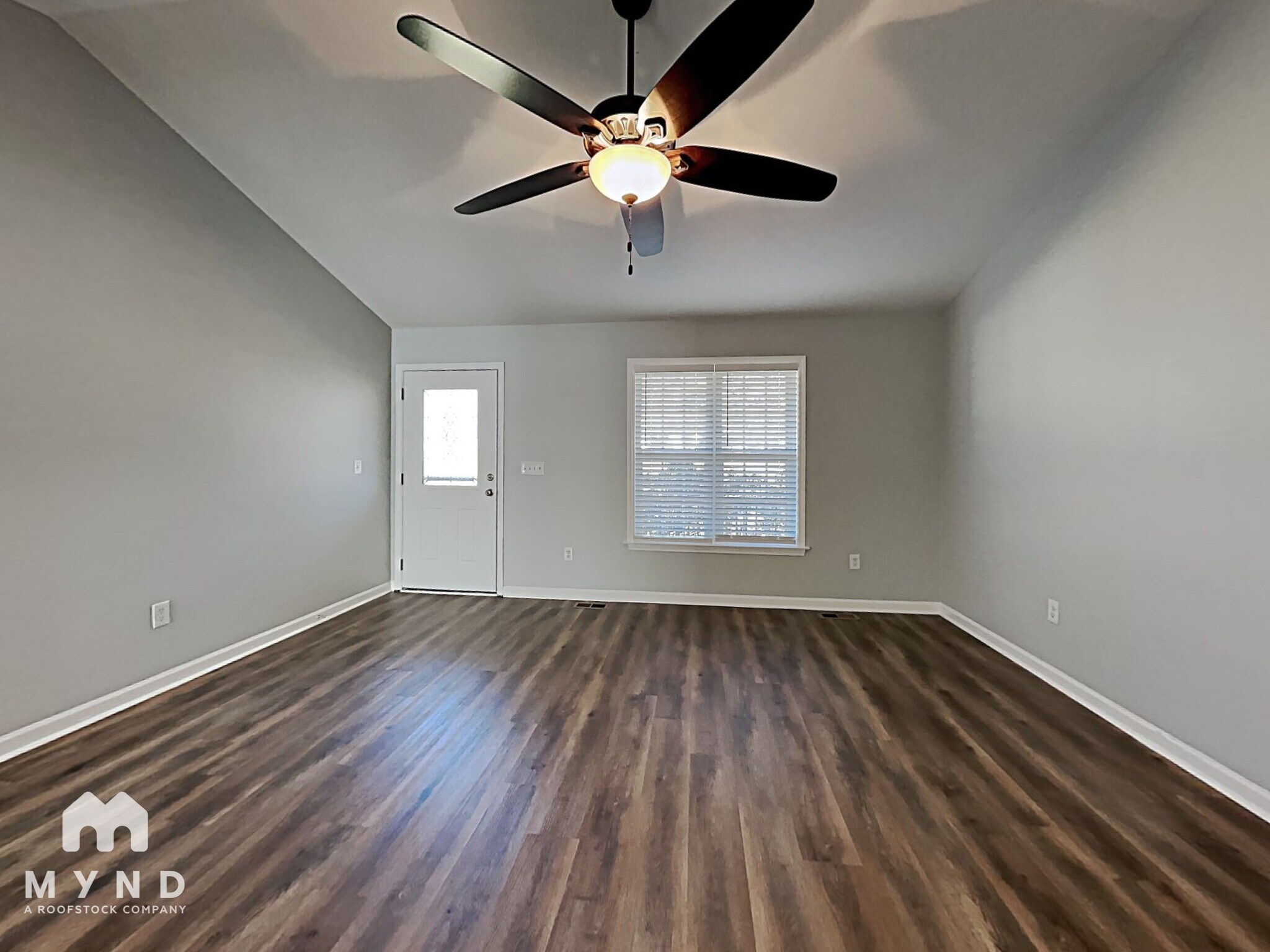 Building Photo - 560 Sunray Dr