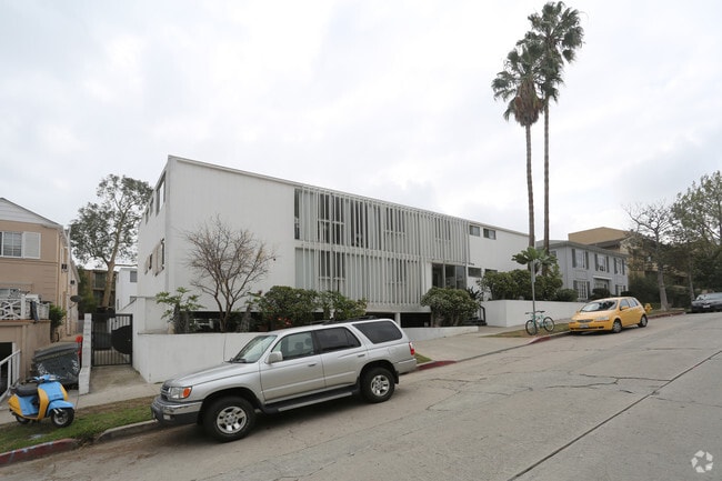 Building Photo - 10966 Roebling Ave