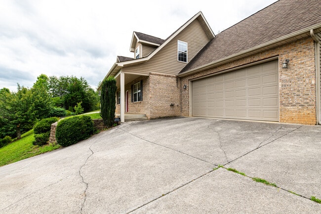 Building Photo - 7211 Remagen Ln
