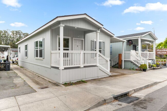 Building Photo - BRAND NEW HOME IN THE PLEASURE POINT AREA OF SANTA CRUZ. $3,750 Per Month