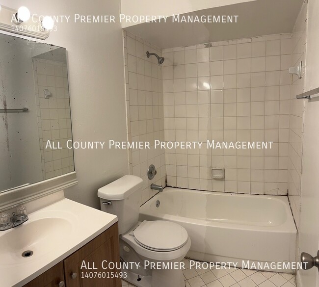 Building Photo - 5231 Via Hacienda Cir