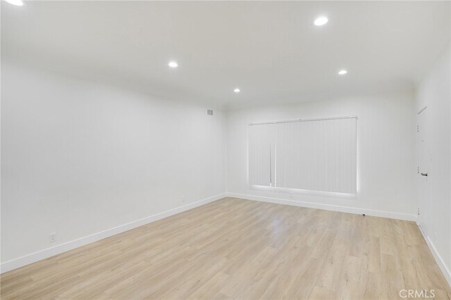 Building Photo - 622 Naranja Dr