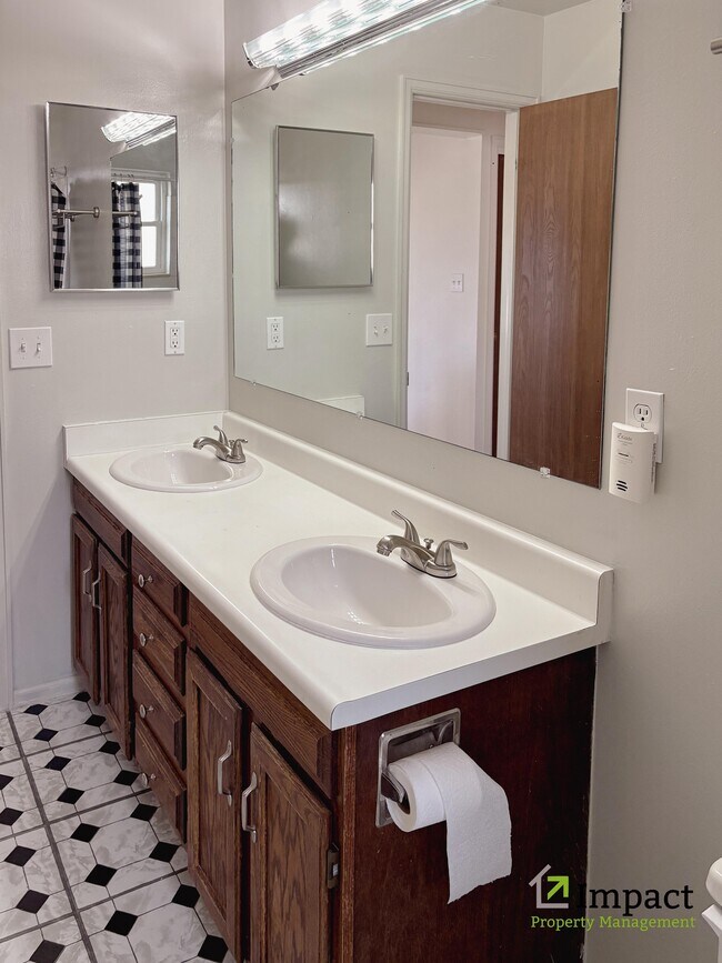 Building Photo - 2680 Black Diamond Terrace