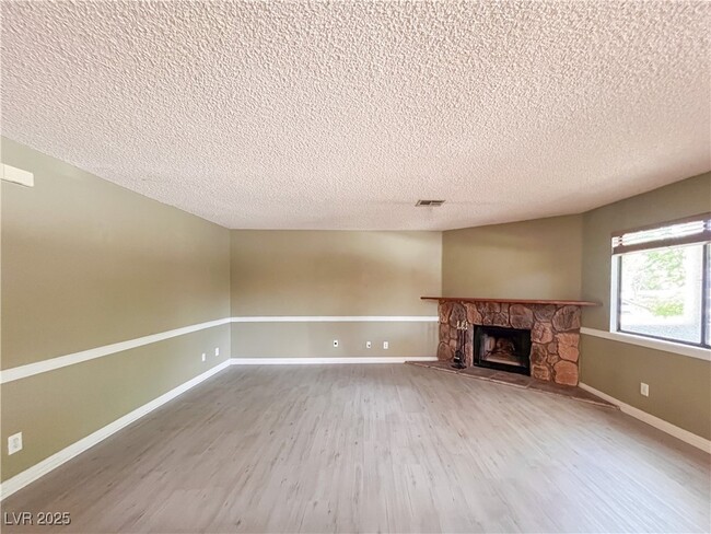 Building Photo - 2700 Baycliff Ct