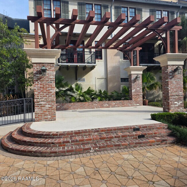 Building Photo - 302 Richland Ave