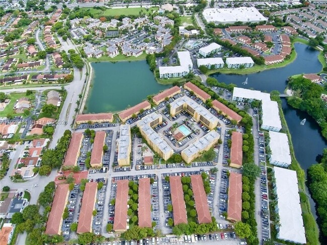 Building Photo - 14902 SW 82nd Ln