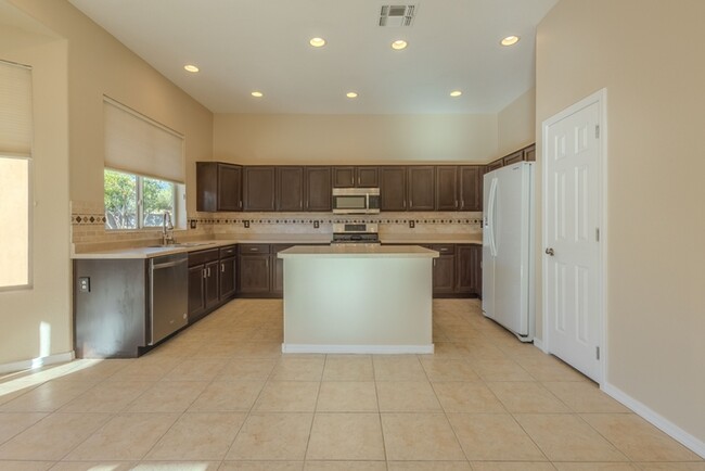 Building Photo - 50 E Camino Rancho Cielo