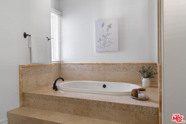 Building Photo - 3697 Benedict Canyon Ln