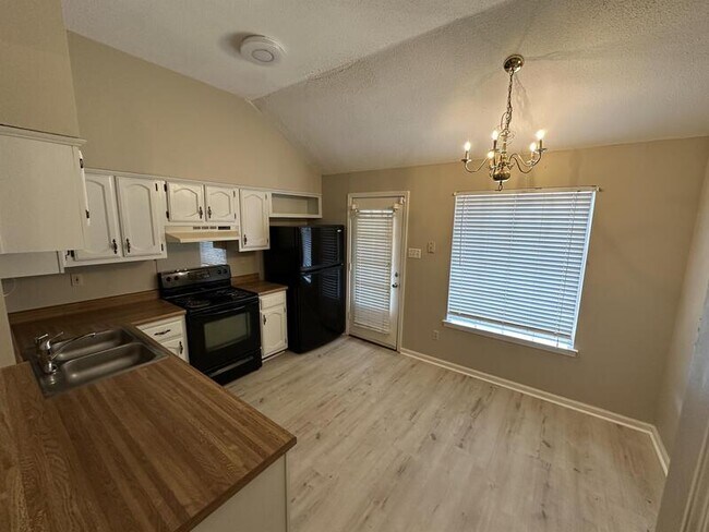 Building Photo - 8422 Jacob Dr