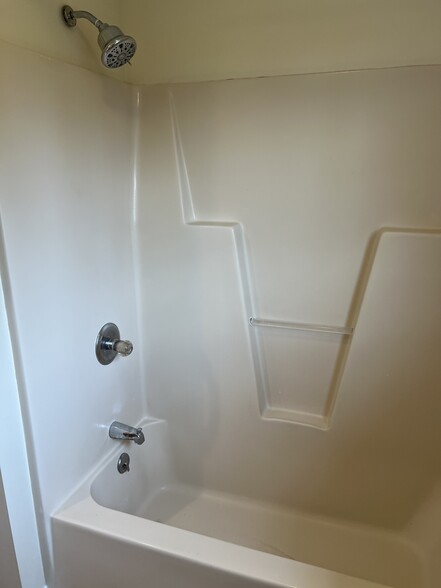 Building Photo - 4171 Kittatinny Dr