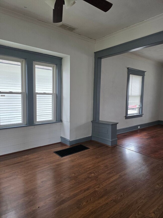 Building Photo - Three Bedroom Single Family Home in Toledo