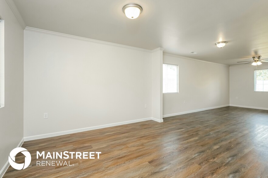Building Photo - 3915 Bissett Wy