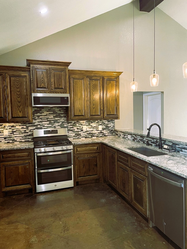 Building Photo - 713 Overlook Dr