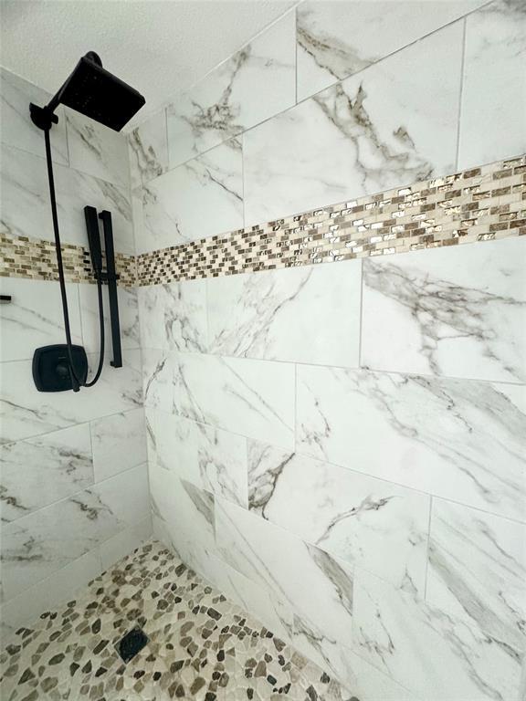 Building Photo - 400 E 30th St