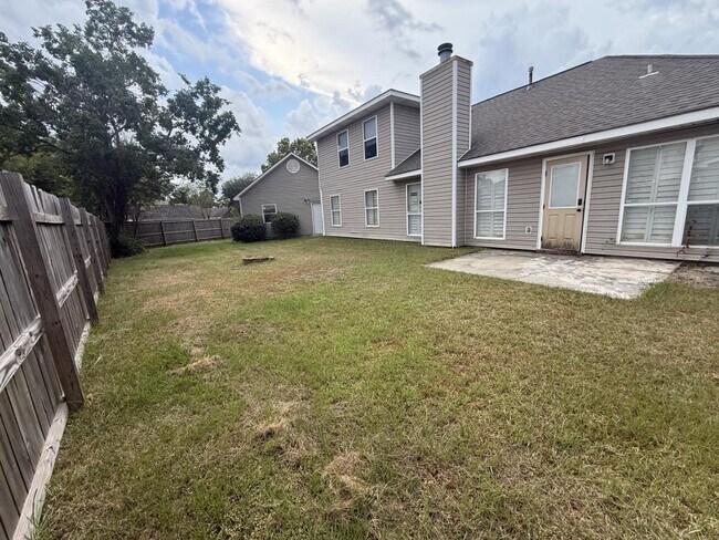 Building Photo - 2065 Juniper Dr