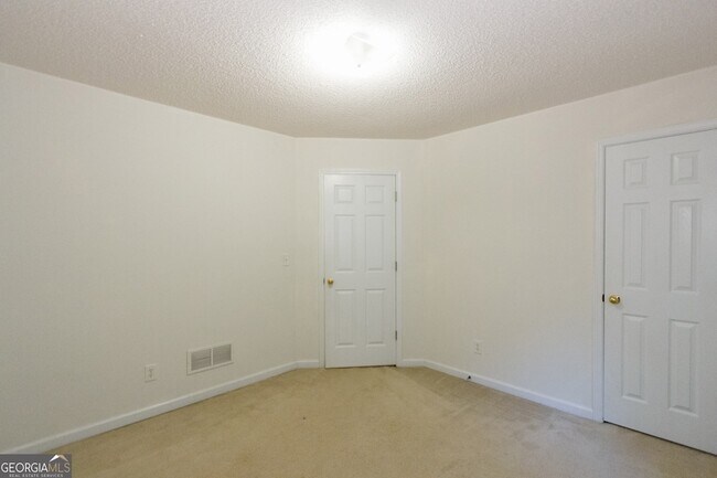 Building Photo - 2804 James Henry Dr
