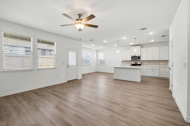 Building Photo - 5304 Jason Dr