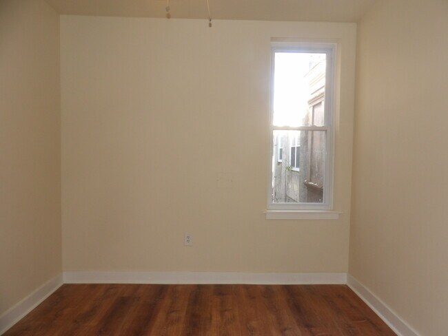 Building Photo - 4618 Walnut St