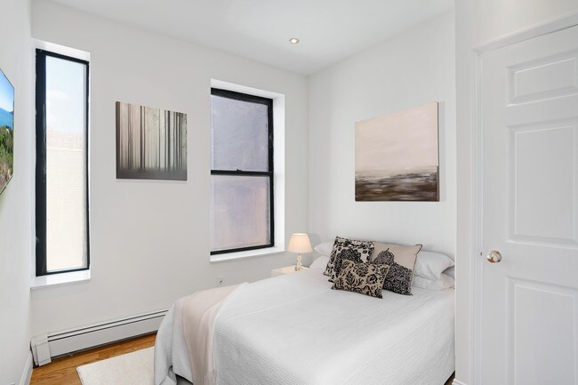 Building Photo - 125 W 106th St