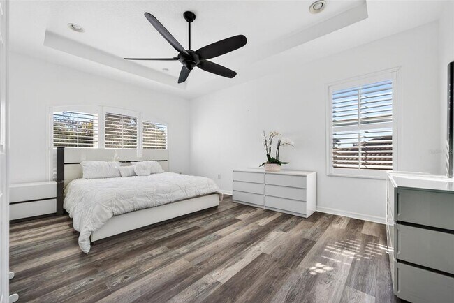 Building Photo - 8111 Santa Rosa Ct