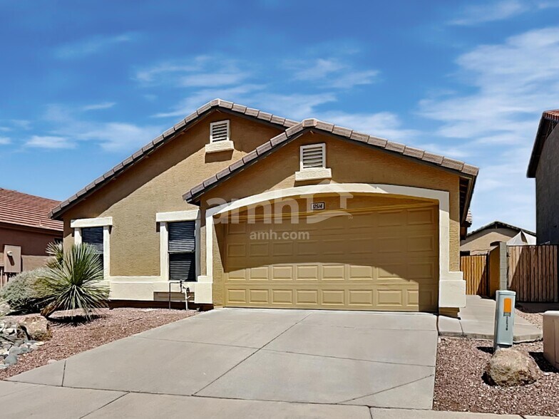 Primary Photo - 12514 W Reade Ave