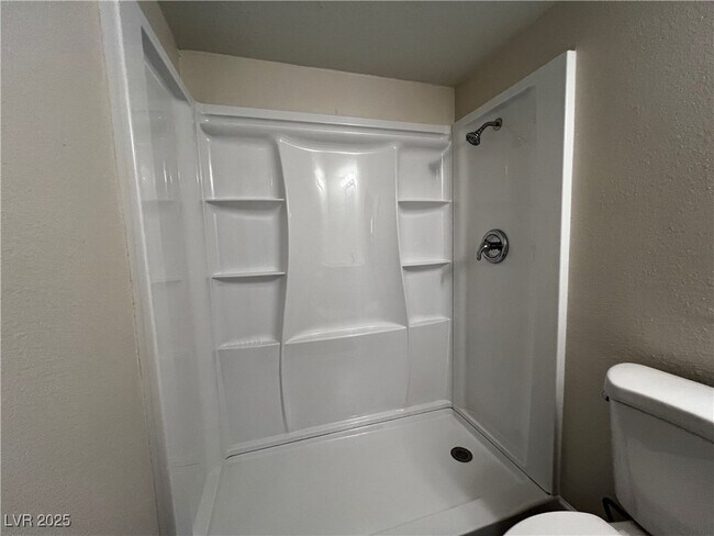 Building Photo - 5021 River Glen Dr
