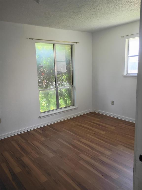 Building Photo - 8713 S Hillcrest Dr