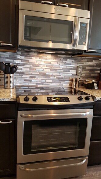 Building Photo - 2585 Trio Falls Dr