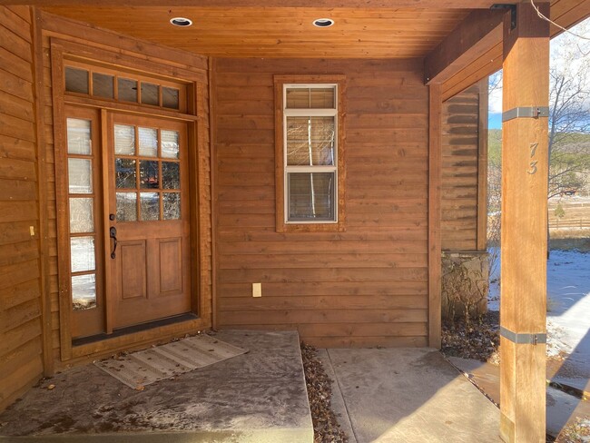 Building Photo - Spacious and Comfortable Colorado Mountain...