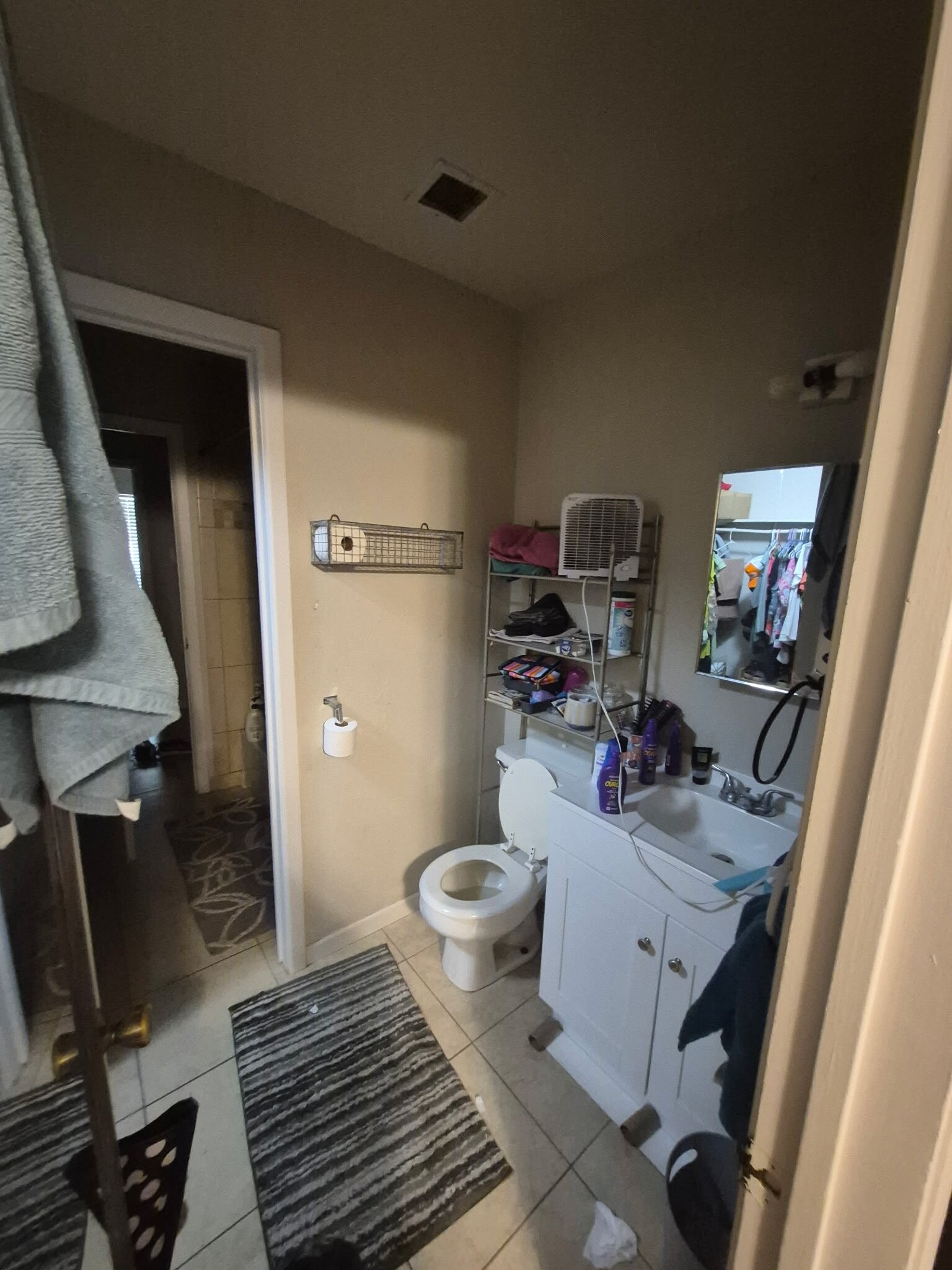 Building Photo - 733 Chaparral Cir