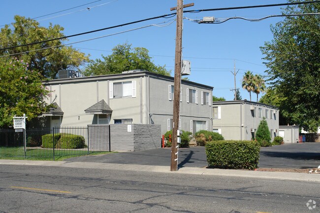 Primary Photo - Edison Court