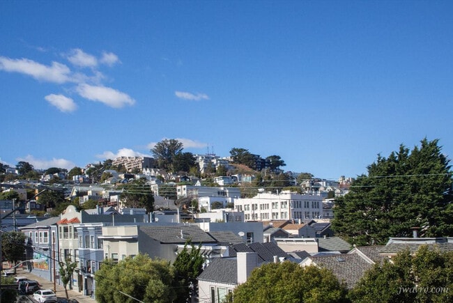 Building Photo - 323 29th St