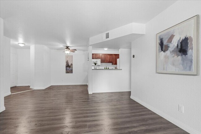 Building Photo - 2606 S Durango Dr