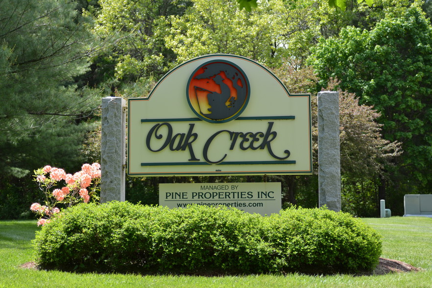 Primary Photo - Oak Creek Apartments