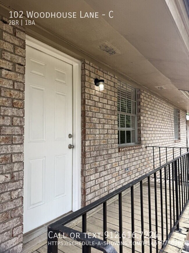 Building Photo - 102 Woodhouse Ln