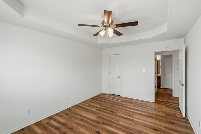 Building Photo - 1725-1727-1727 Louise Cir