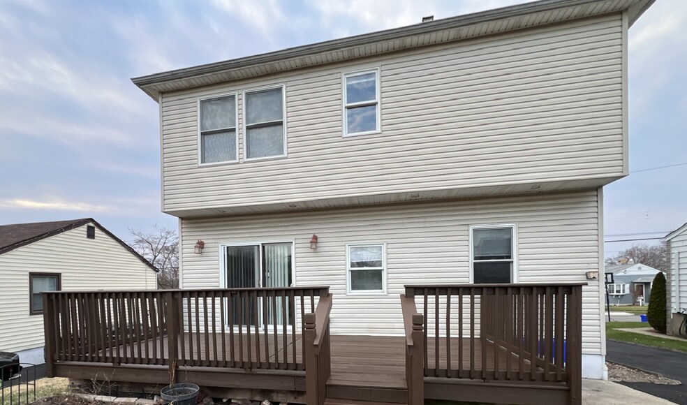 Building Photo - 280 S Boulevard