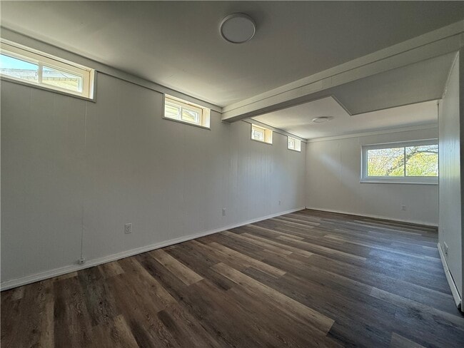 Building Photo - 1656 Jefferson Rd